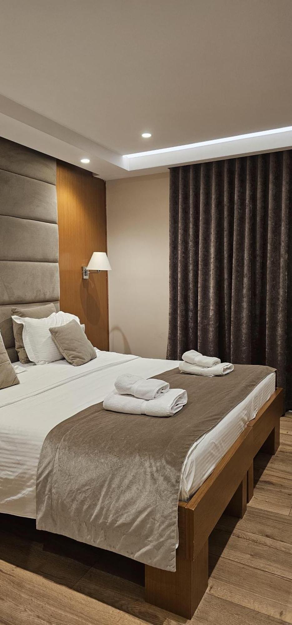 Hotel Queen Selita e Vogel Екстер'єр фото