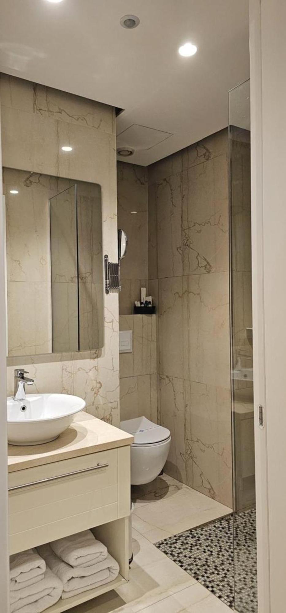 Hotel Queen Selita e Vogel Екстер'єр фото
