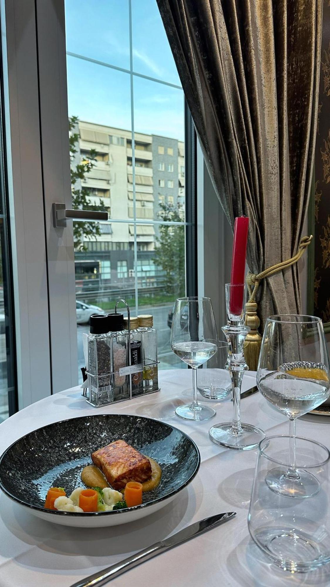Hotel Queen Selita e Vogel Екстер'єр фото