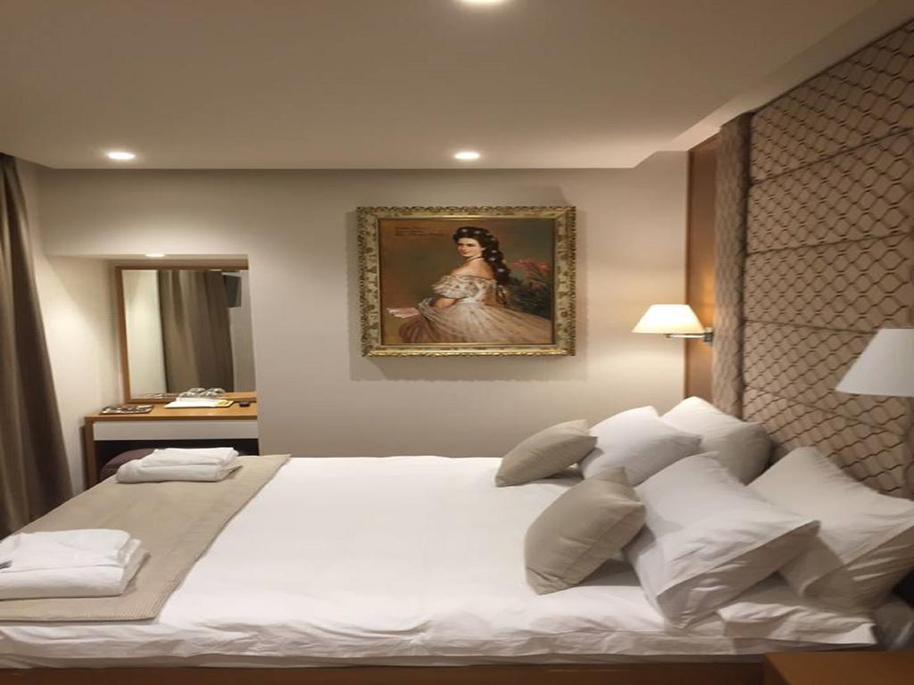 Hotel Queen Selita e Vogel Екстер'єр фото